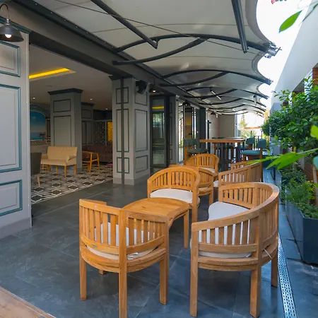 马尔马里斯海滩酒店